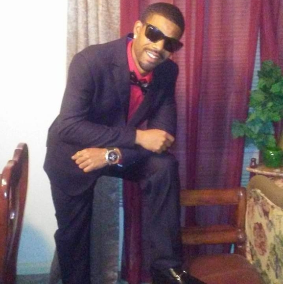 Meet your Posher, Ricky - Picture 3 of 8